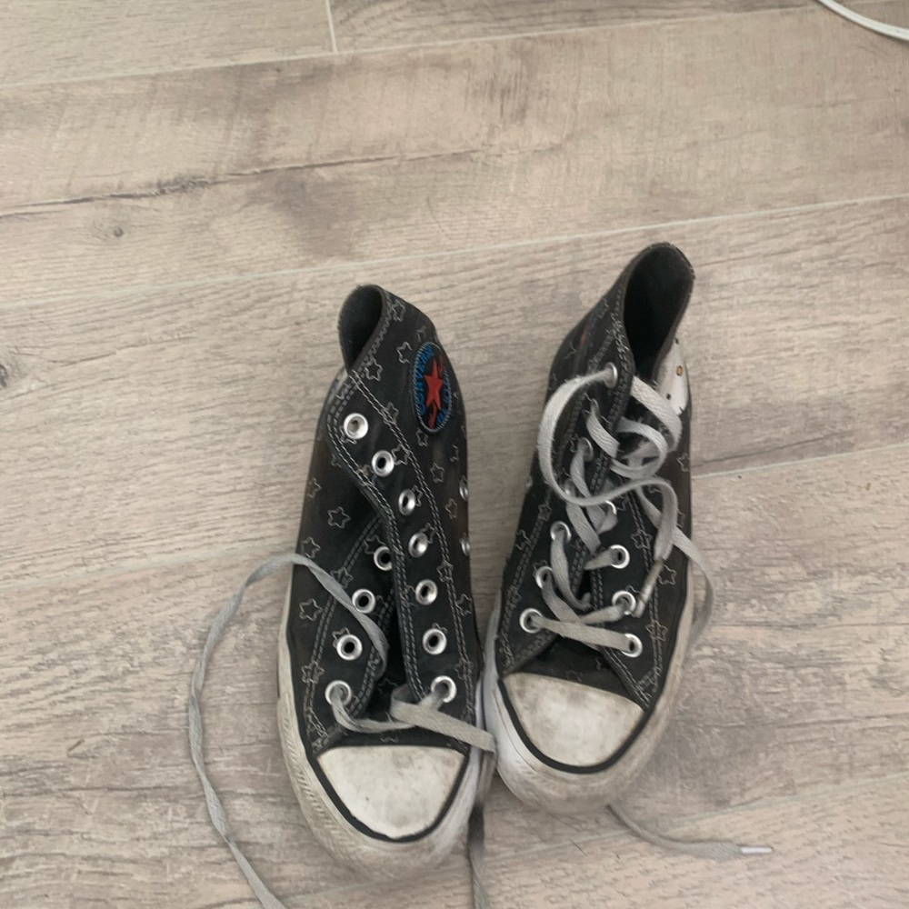 Old Hello Kitty Converse